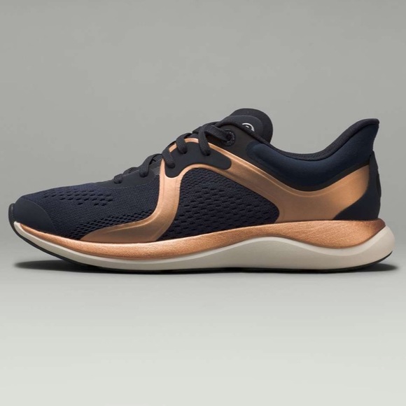 Chargefeel Low Women’s Workout Shoe - Picture 4 of 15